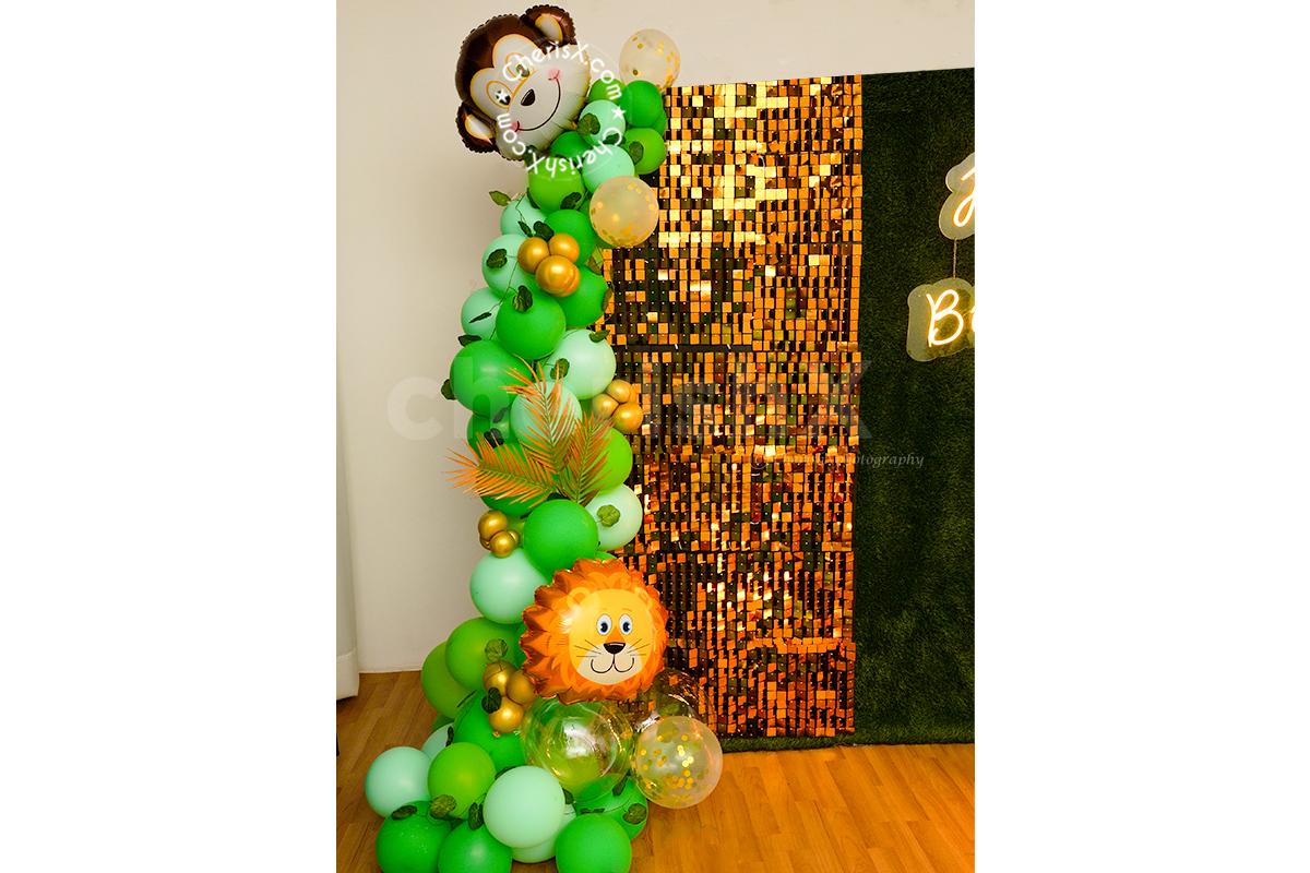 Go with the trend for your Kids Birthday Party with this Wild Jungle theme Decor!