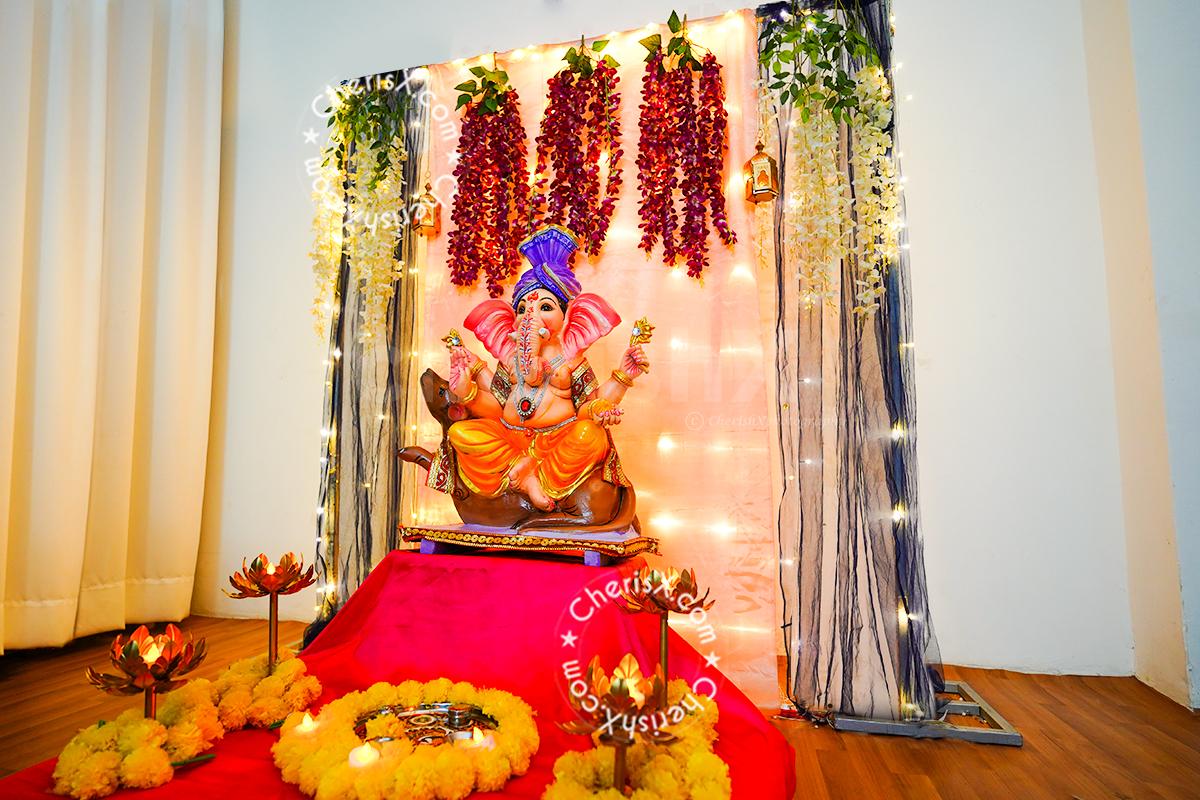 An Elegant Floral Ganpati Decor for the occasion of Ganesh Chaturthi!