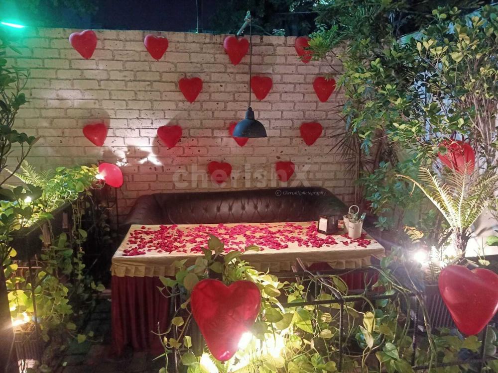 Enjoy a Romantic Dinner Date with your special one at Lono.