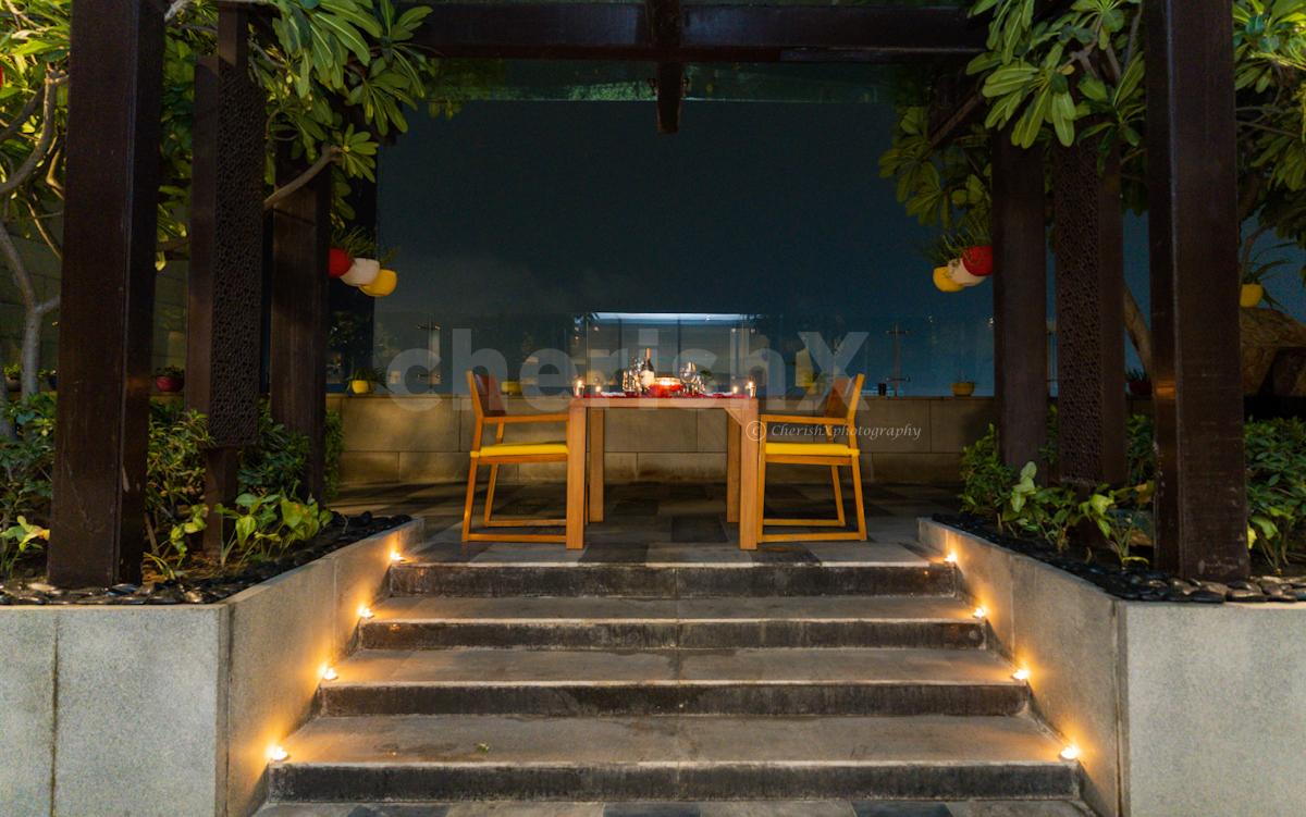 A ravishing open-air dining experience right under the sky
