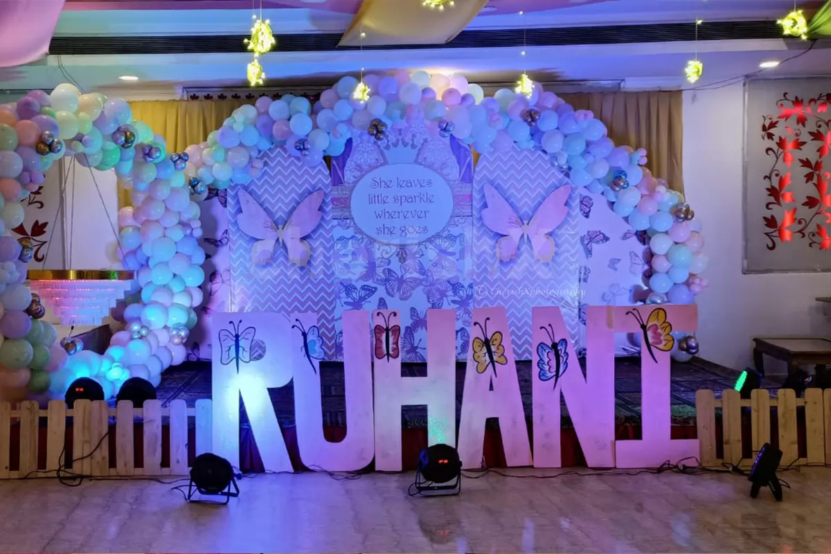 Top 8 Creative Party Hall Decoration Ideas With Balloons