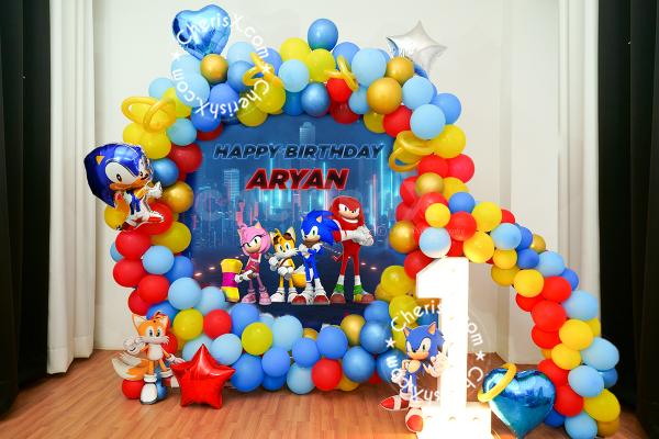 Surprise your child with the fun and wonderful Sonic birthday theme décor