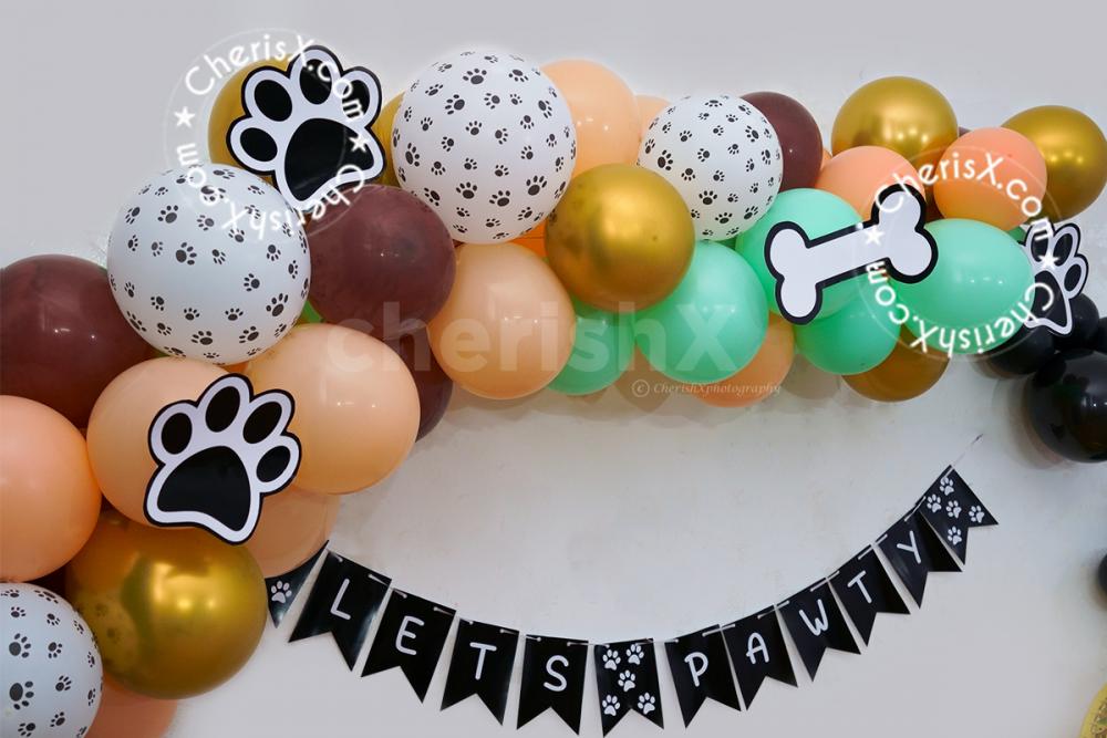 Adorable balloon decor is a must for adorable dog birthdays!