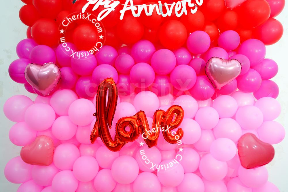 The beautiful LOVE foil balloon will capture your loved one's heart.