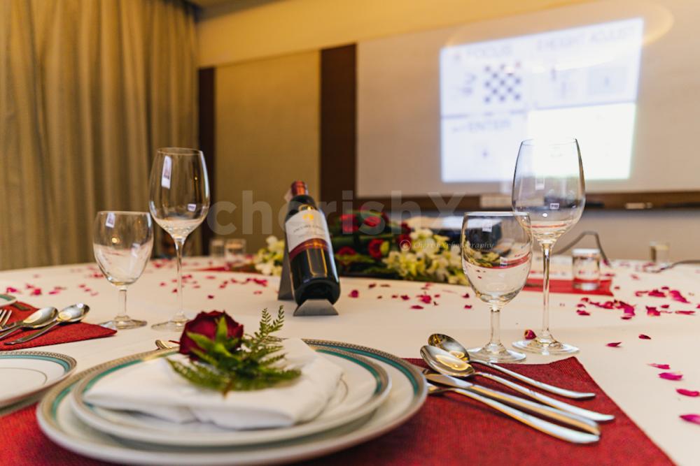 The romantic quotient of a movie and that of a dinner date are incomparable at Radisson Greater Noida!