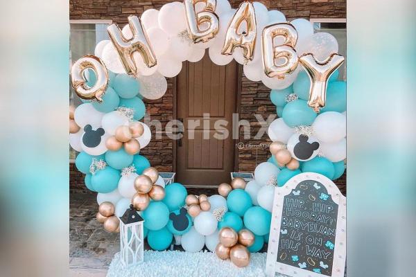 A balloon ring decor for 1st birthdays and baby shower.