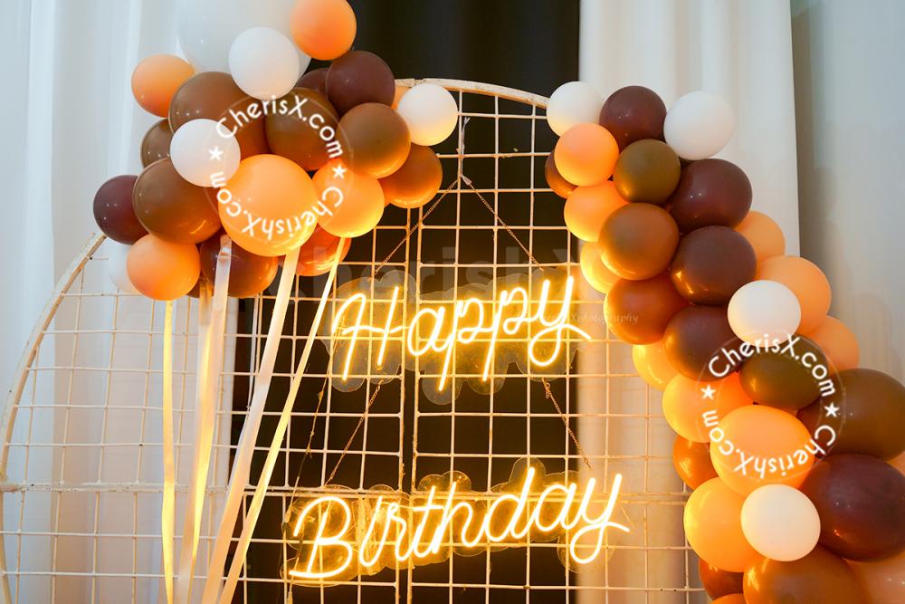 Teddies and balloons are a combination that has never been heard before.