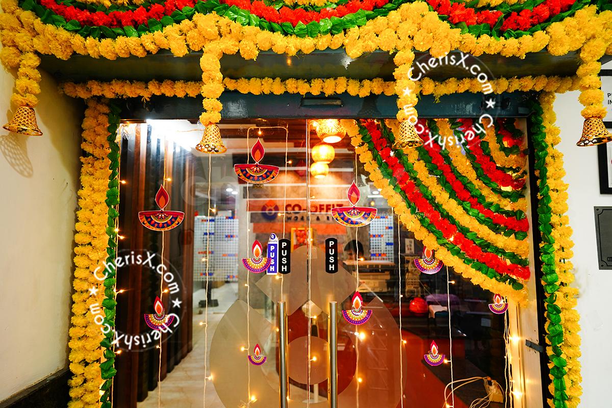 Colorful flowers are always a hit! Have a perfect Bollywood festival celebration with these decorations!