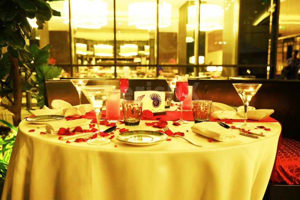 An extraordinary candlelight diner with personalised prep at Hilton