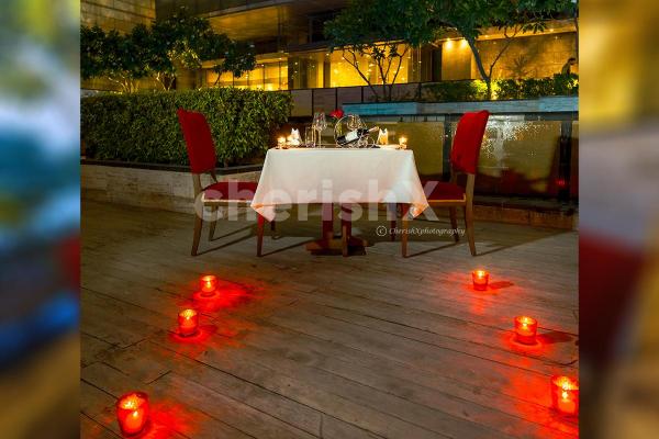 Karvachauth Poolside dining at Cafe Knosh Leela