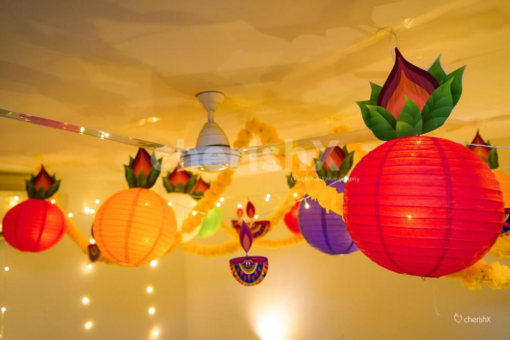 Shine and glamour will be the stars of your festival celebrations!