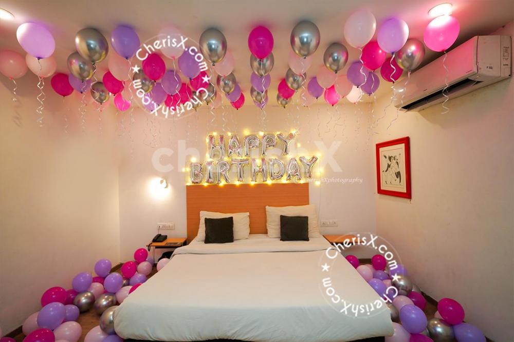 Silver and pink birthday décor will be rare and exciting both for you and your guest