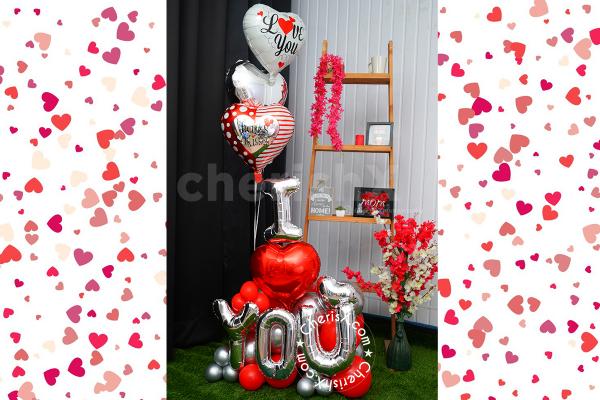 The heart-shaped balloon foils make an unforgettable impression
