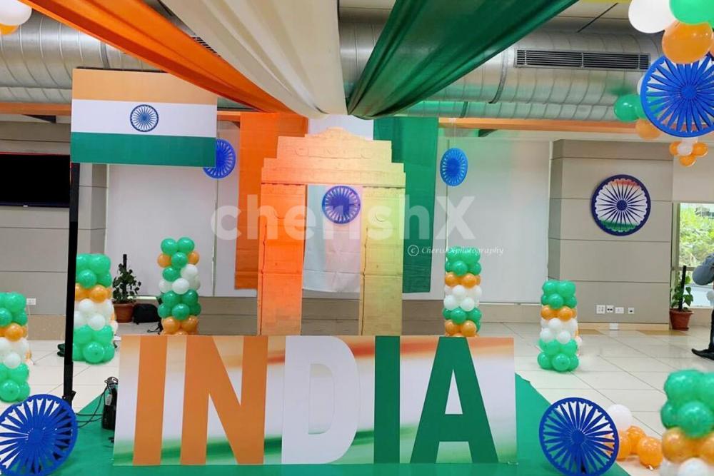 Republic Day Decor with Balloons, Fabrics, Theme Hangings and ...