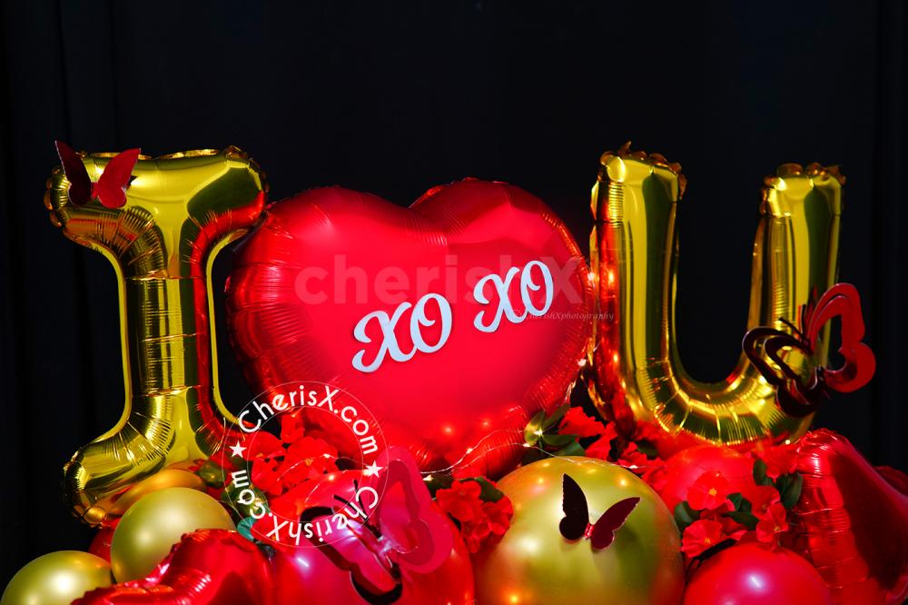 The heart-shaped balloons express your feelings in the most beautiful way