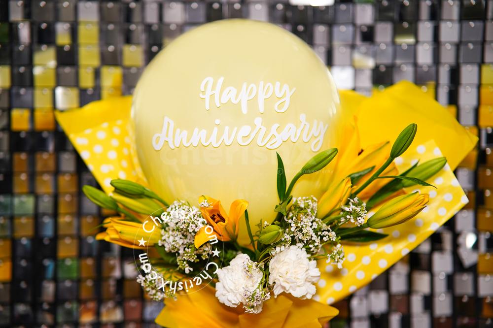 The gift of a bouquet is the best for any anniversary celebration