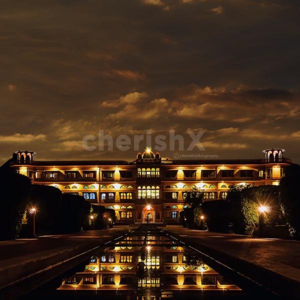Enjoy Walks across Mughal Fountains at Night