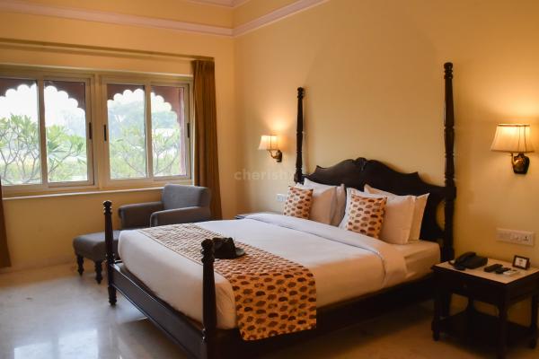 Romantic Farm to Table meals at the Majestic Baradhri