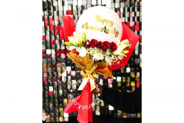 This anniversary share a special and warm message with our beautiful bouquet