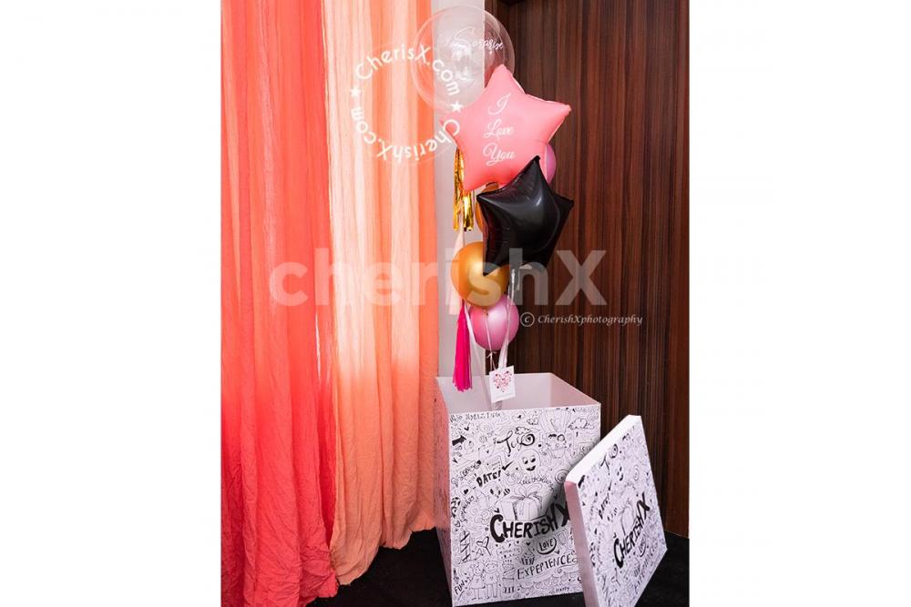 Gift a loving surprise box on anniversary, birthday and Valentine's to your special one!