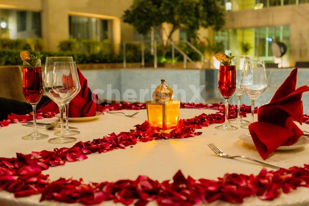 This valentine's at Poolside cabana enjoy a perfect evening of meals and music