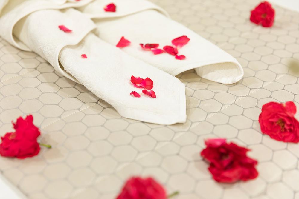 Celebrate a special occasion in grandeur with an exclusive candlelight