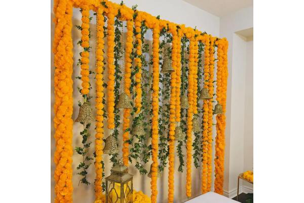 The golden bells make the décor outstanding for your friends and families