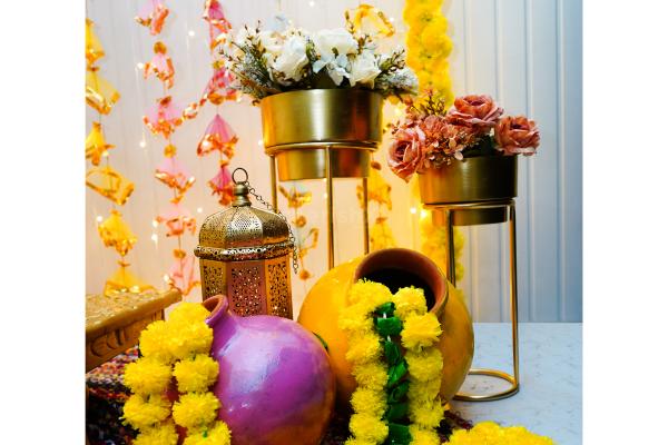 The colourful hanging backdrop infuses your celebration with colour and happy vibes