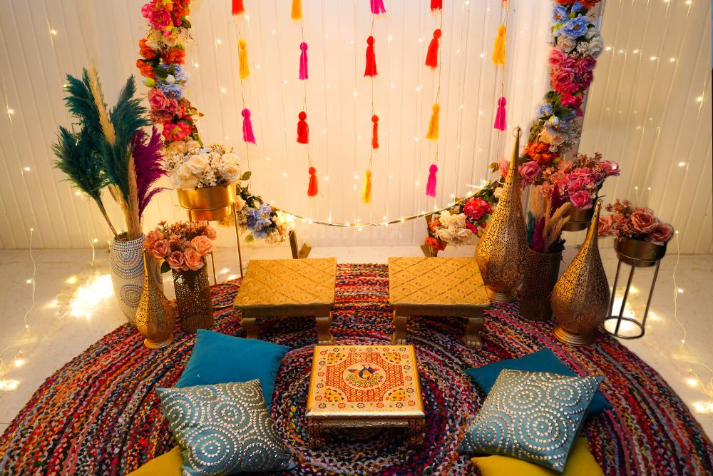 The spectacular decoration adds cultural and colourful vibes to the event