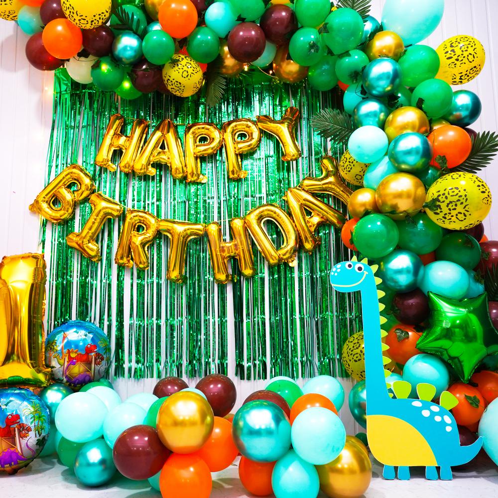 Our green-coloured balloon décor creates the shadow of green