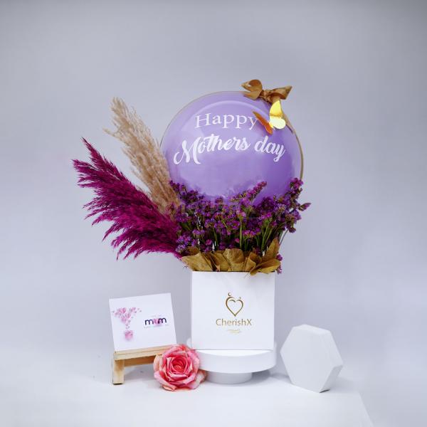 Show your mother your love and admiration with our gorgeous balloon bucket