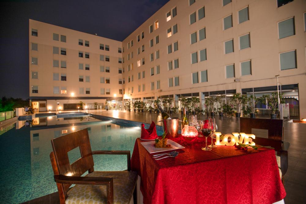 Dive into Deliciousness & Indulge in Romantic Dining