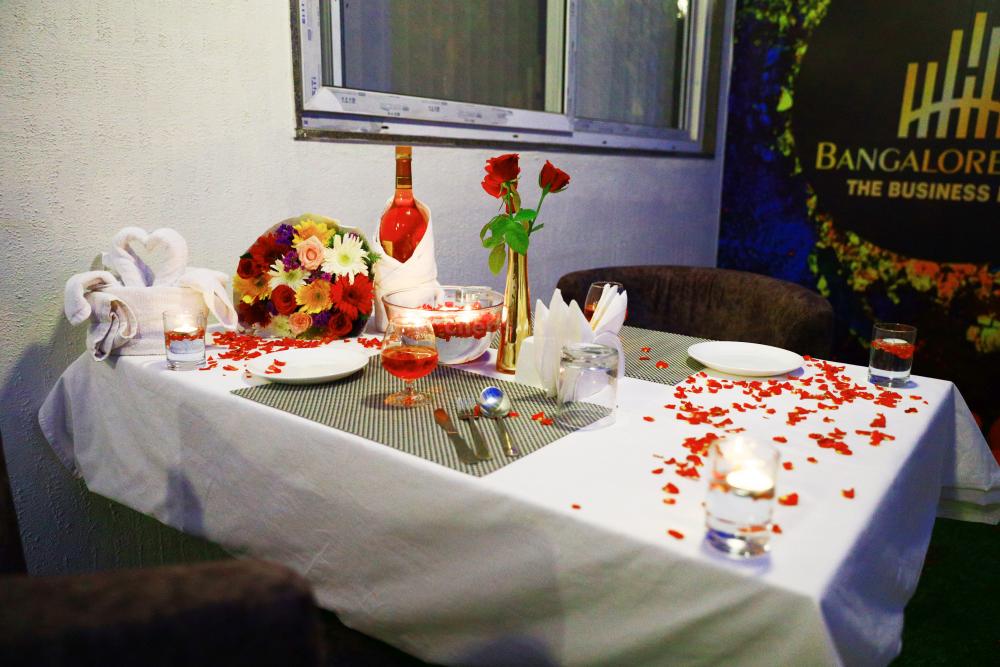 Table for Two: 12 Romantic Table Settings | Romantic table setting,  Romantic table, Wedding tablescapes