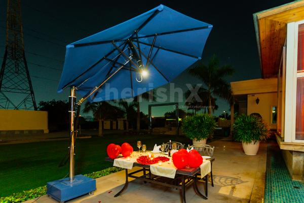 Make your partner feel special with CherishX's Picturesque Fountain Dinner Experience at the Luxurious Umrao in Delhi.