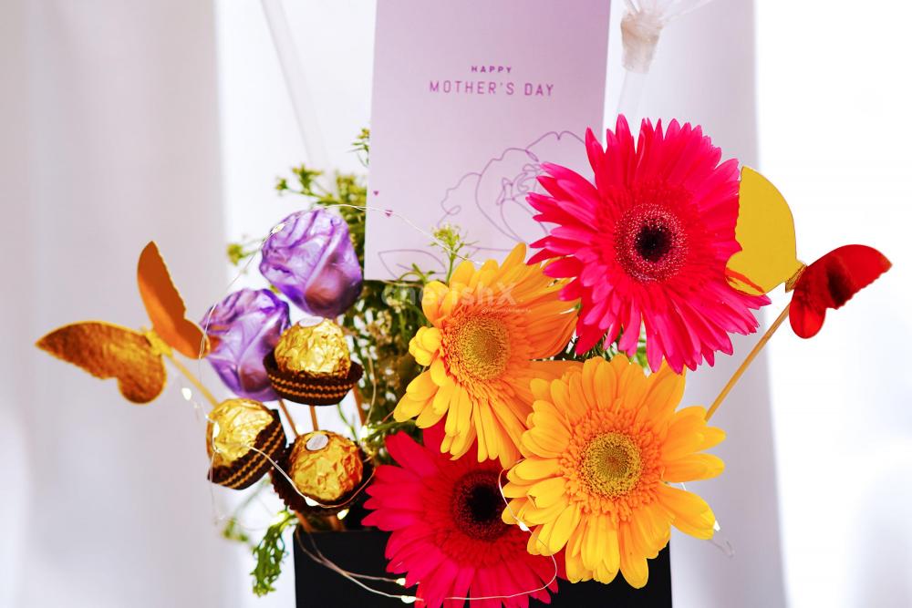 The decorated balloons spread happy and warm vibes for the occasion