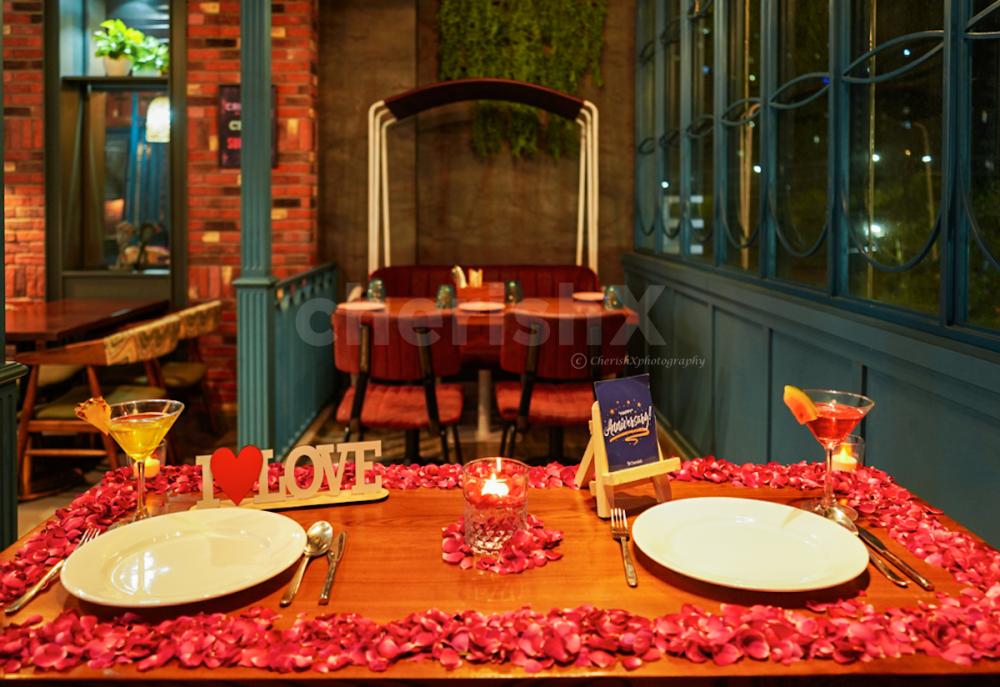 Escape the ordinary & experience a memorable candlelight dinner.