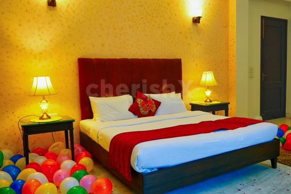 Picture-perfect scenarios of moonlit pools, soft music, and quality time with your loved one.