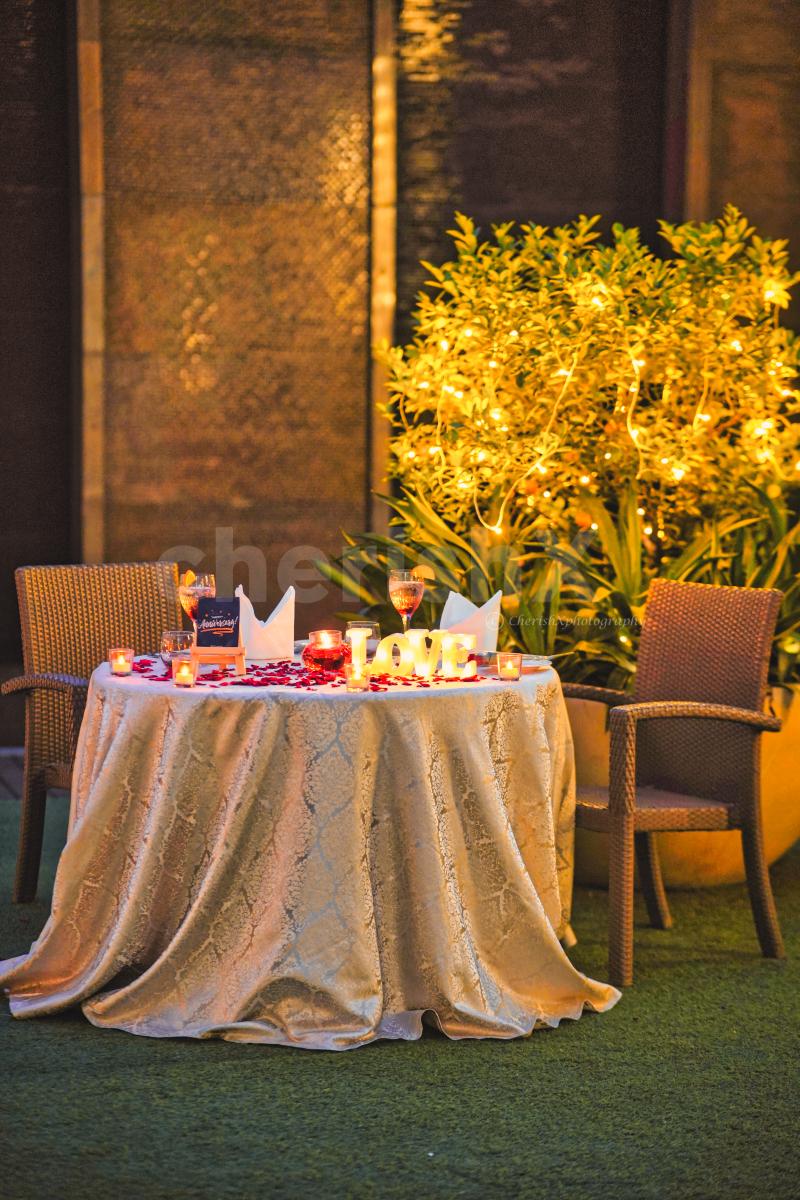 Soft music will accompany you and add a romantic flair to the ambience.