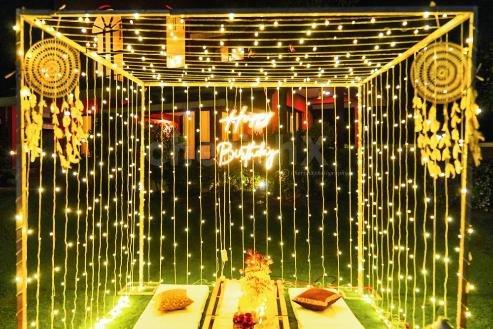 Transforming ordinary into extraordinary, this pretty cabana decoration sets the stage for a whimsical celebration that will leave you spellbound.