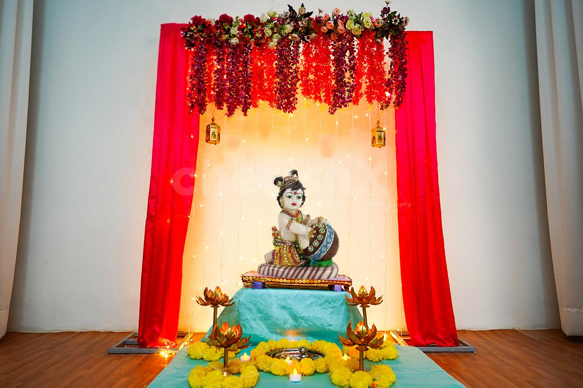 Buy Designer Flower Decoration Wooden Jhula For Laddu Gopal Online |  Furniture - MyKanha MyKanha.com